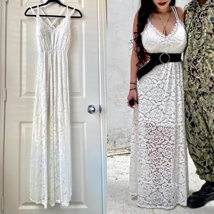 WHITE FLORAL LACE MAXI DRESS